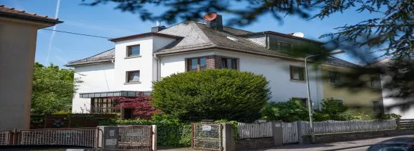Attraktive Doppelhaushälfte  - in TOP-Lage von Frankfurt-Sindlingen