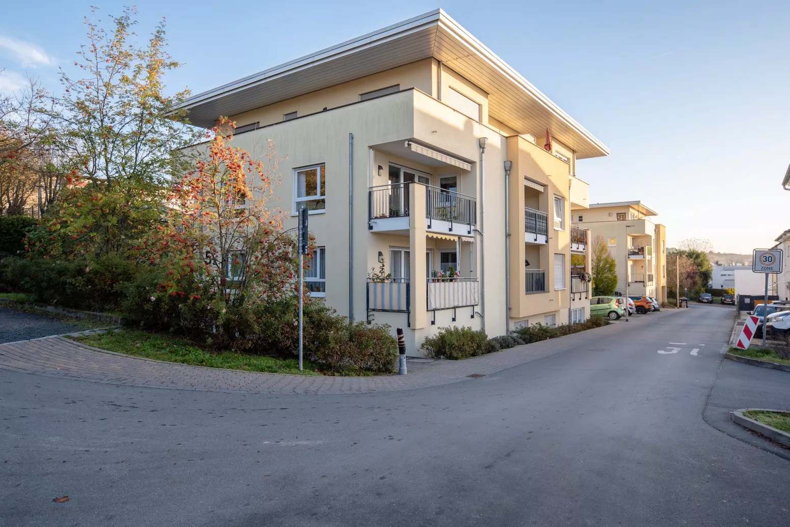 Hinz Real Estate Anlageimmobilien und Pflegeimmobilien - Immobilienpaket Usingen
