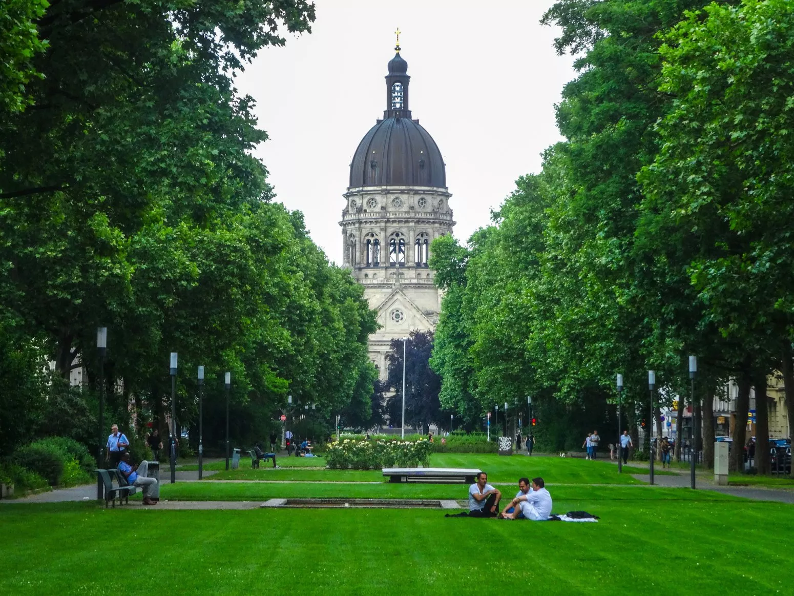 Hinz Real Estate Anlageimmobilien und Pflegeimmobilien - Pflegeimmobilien in Mainz